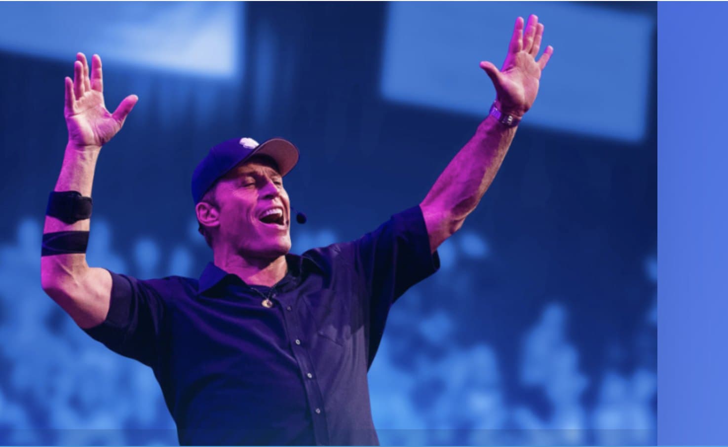 Tony Robbins on stage